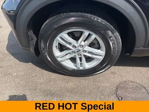 Used 2023 Ford Explorer XLT image 48