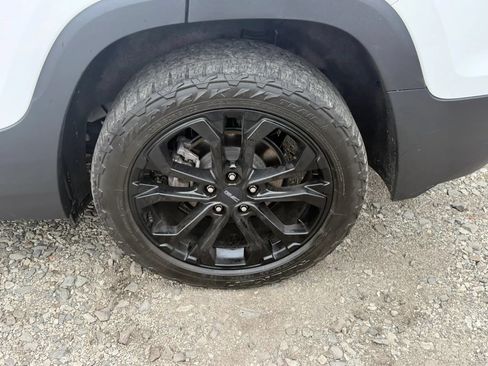 Used 2021 GMC Terrain SLE w/ Driver Convenience Package AWD/4WD image 9