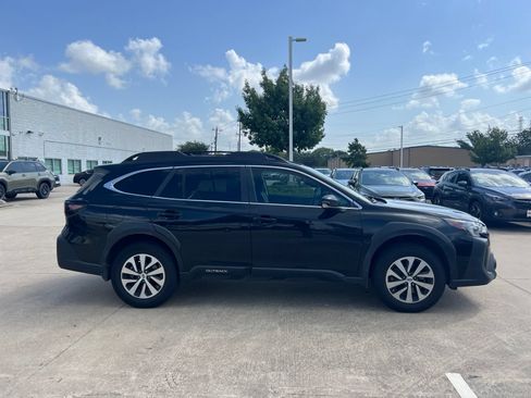 Used 2024 Subaru Outback Premium w/ Popular Package #1A AWD/4WD image 3