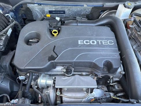 Used 2022 GMC Terrain SLT w/ LPO, Floor Liner Package image 17