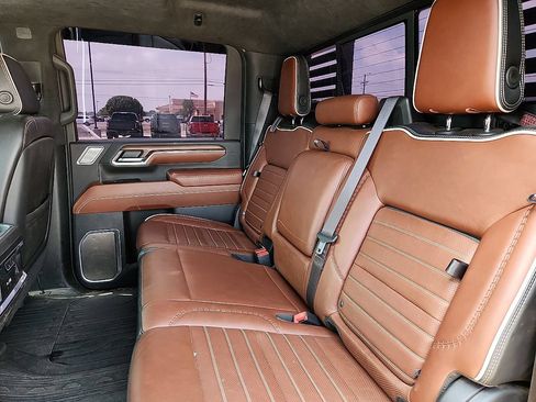 Used 2024 GMC Sierra 2500 Denali Ultimate w/ Max Trailering Package AWD/4WD image 5