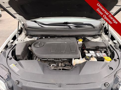 Used 2019 Jeep Cherokee Trailhawk w/ Comfort & Convenience Group AWD/4WD image 29