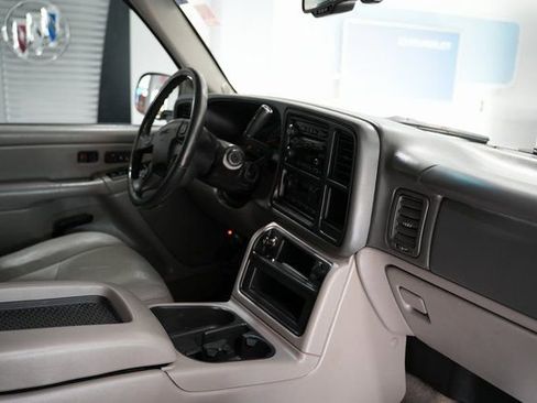 Used 2005 GMC Yukon XL 2500 SLT w/ SLT Preferred Equipment Group image 23