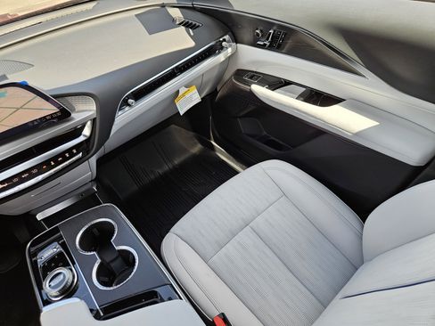 New 2025 Cadillac Lyriq Sport image 17