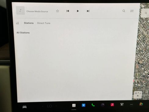 Used 2024 Tesla Model X image 18