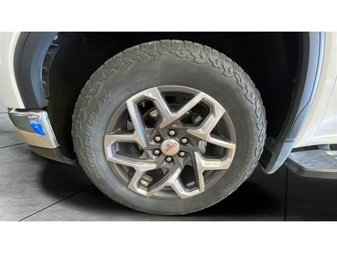 Certified 2023 GMC Sierra 1500 SLT w/ SLT Premium Package AWD/4WD image 19