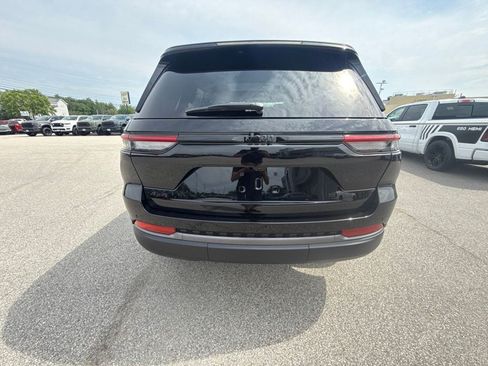 New 2026 Jeep Grand Cherokee Limited w/ Limited Altitude Package AWD/4WD image 4