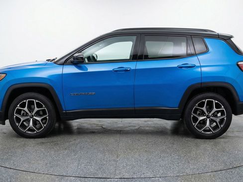 Used 2025 Jeep Compass Limited AWD/4WD image 5