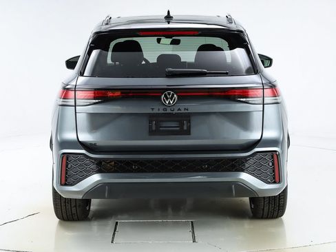 New 2026 Volkswagen Tiguan SE R-Line image 8