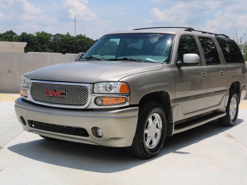Used 2001 GMC Yukon XL Denali AWD/4WD image 19