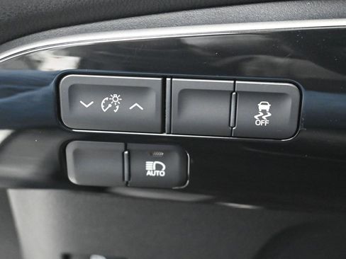 Used 2016 Toyota Prius Three Touring image 13