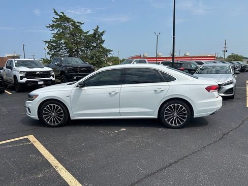 Used 2022 Volkswagen Passat 2.0T FWD image 8