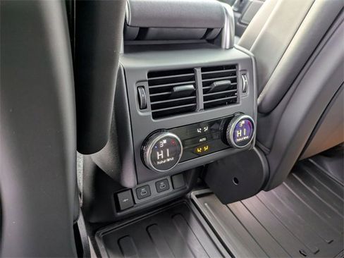 New 2026 Land Rover Discovery Limited Edition image 13
