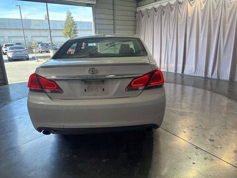 Used 2011 Toyota Avalon Limited FWD image 6