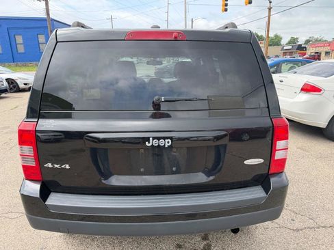 Used 2014 Jeep Patriot Latitude AWD/4WD image 10