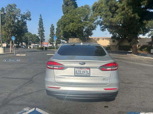 Used 2019 Ford Fusion SE image 6