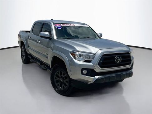 Used 2023 Toyota Tacoma SR5 w/ Technology Package RWD image 2