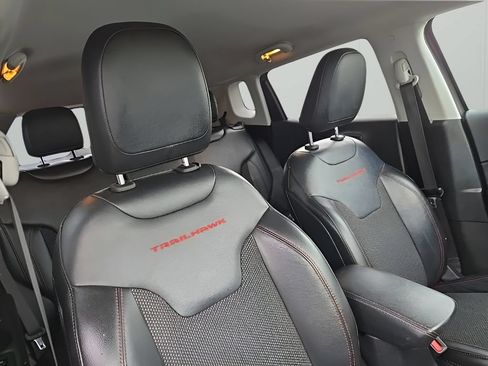 Used 2019 Jeep Compass Trailhawk w/ Popular Equipment Group AWD/4WD image 20
