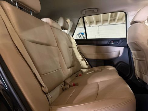 Used 2017 Subaru Outback 2.5i Limited AWD/4WD image 12