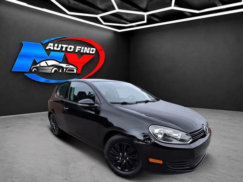 Used 2010 Volkswagen Golf 2-Door FWD image 2