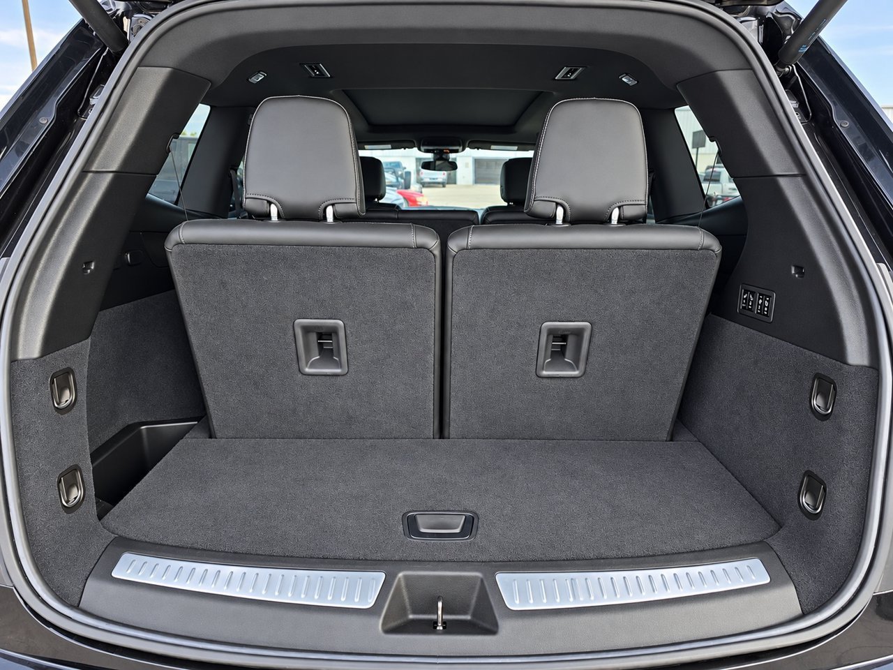 Certified 2024 Cadillac XT6 Premium Luxury FWD image 28