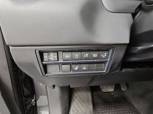 Used 2024 Toyota Tundra Limited AWD/4WD image 28