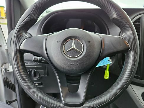 Used 2020 Mercedes-Benz Metris image 18