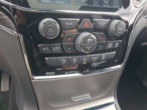 Used 2021 Jeep Grand Cherokee Limited AWD/4WD image 16