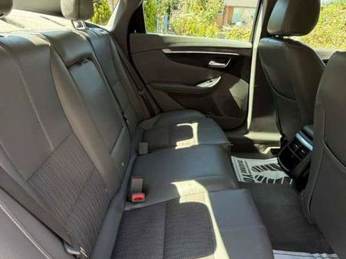 Used 2018 Chevrolet Impala LT FWD image 7