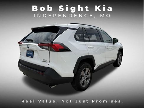 Used 2022 Toyota RAV4 XLE w/ XLE Grade Weather Package AWD/4WD image 11