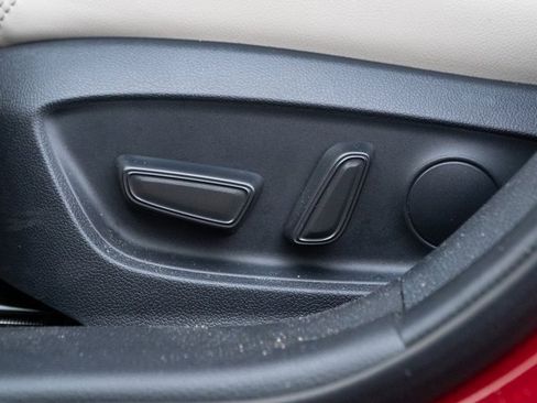 Used 2025 Toyota Corolla XLE image 20