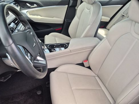 Used 2025 Genesis G70 2.5T RWD image 25