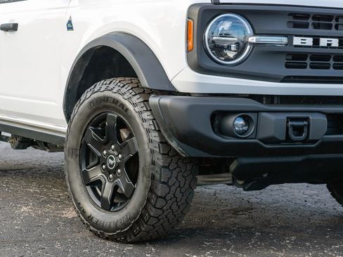 Used 2022 Ford Bronco Black Diamond image 12