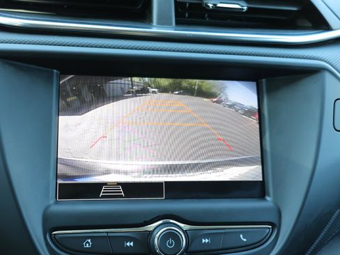 Used 2023 Chevrolet TrailBlazer LT FWD image 28