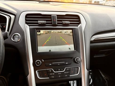 Used 2018 Ford Fusion SE w/ Equipment Group 602A FWD image 34