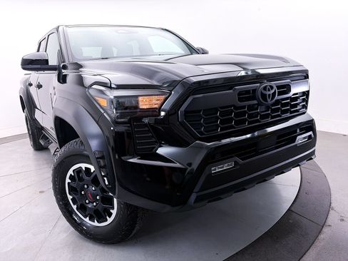 Used 2025 Toyota Tacoma TRD Off-Road AWD/4WD image 6