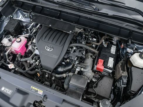 Used 2023 Toyota Highlander XLE FWD image 29