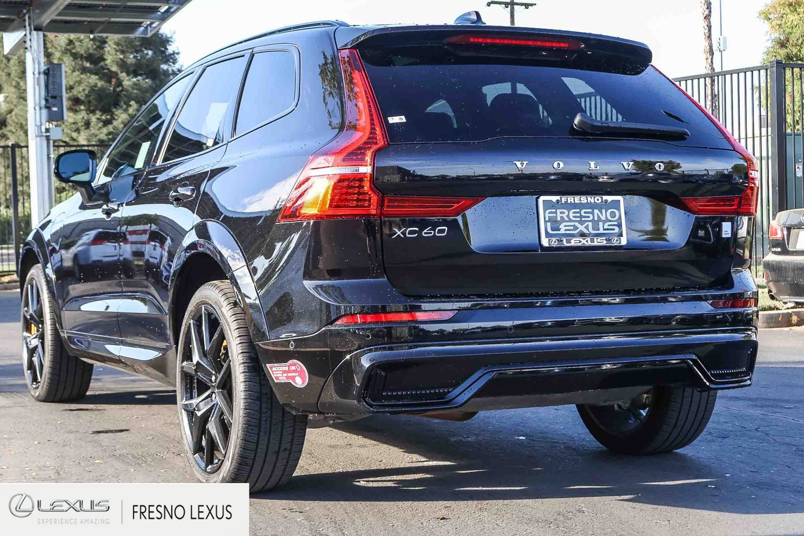 Used 2022 Volvo XC60 T8 Polestar AWD/4WD image 4