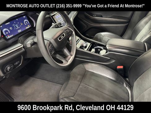 Used 2023 Jeep Grand Cherokee Altitude image 13