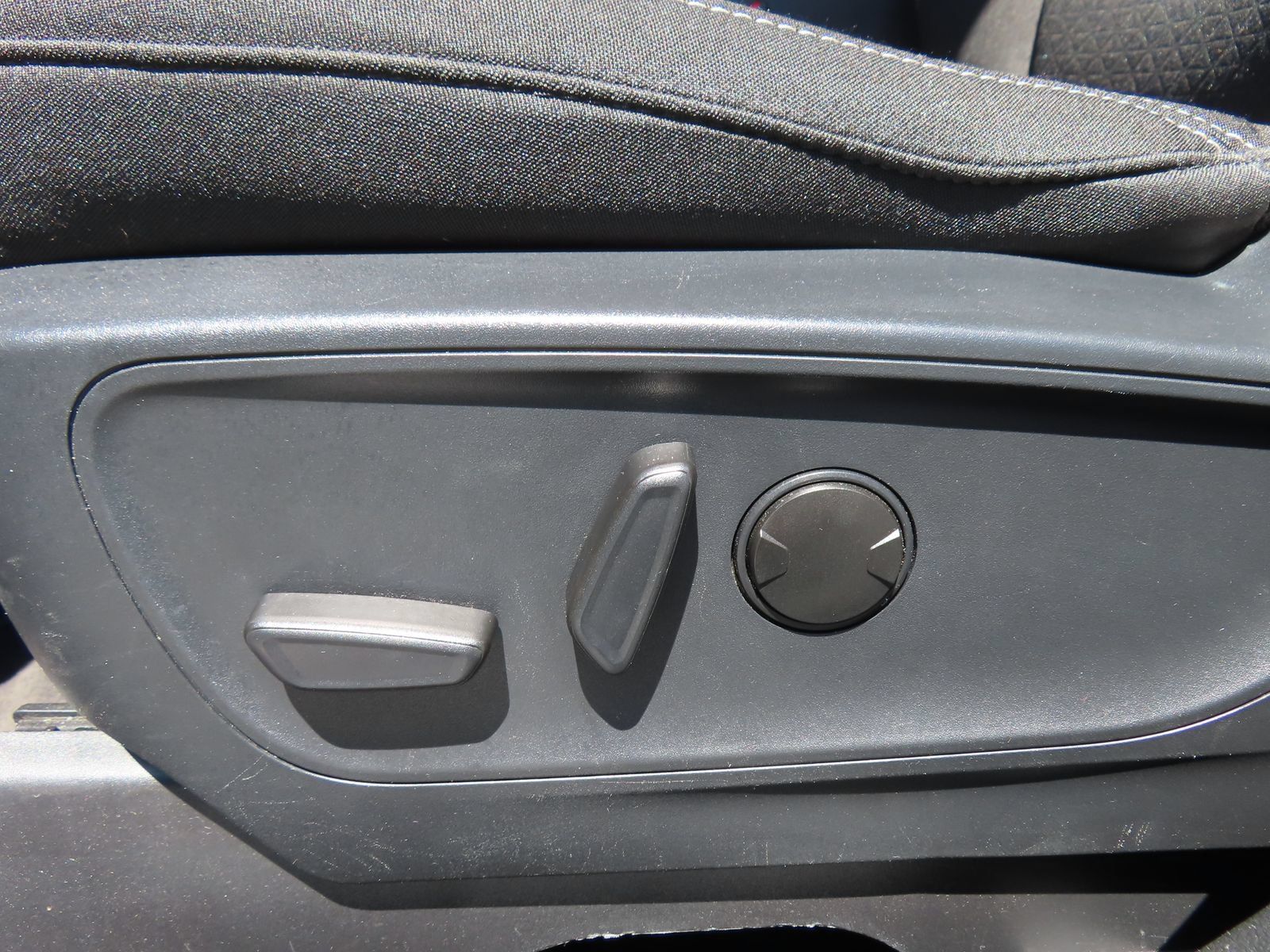 Certified 2024 Ford Escape Active AWD/4WD image 28