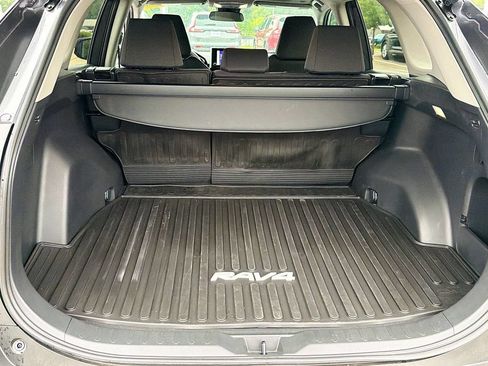 Used 2023 Toyota RAV4 XLE FWD image 32