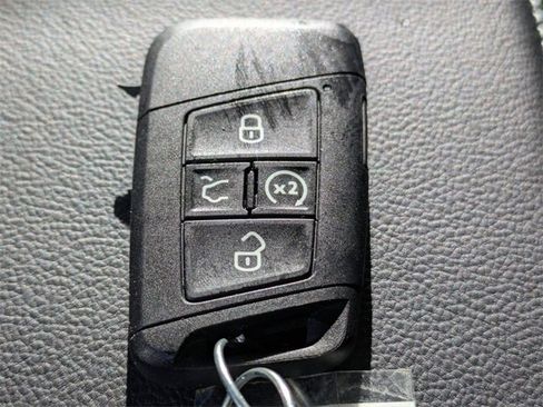 New 2026 Volkswagen Jetta SE image 32