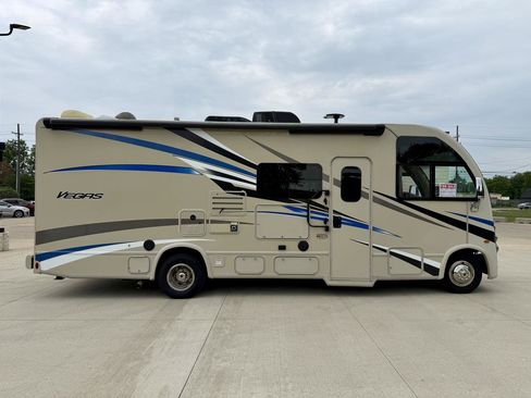 Used 2018 Ford E-450 and Econoline 450 Super Duty w/ A/C Prep Package RWD image 5