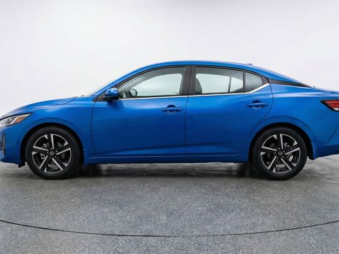 Used 2025 Nissan Sentra SV image 5