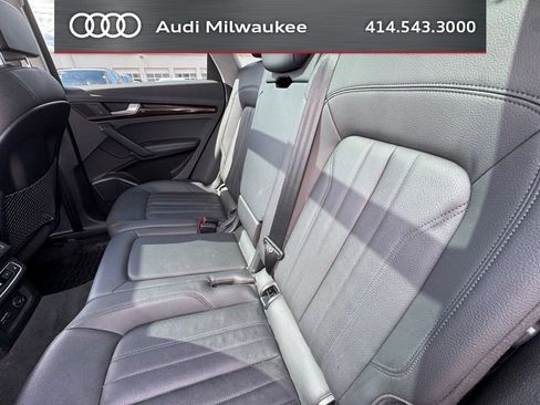 Used 2020 Audi Q5 2.0T Premium Plus w/ Premium Plus Package AWD/4WD image 12