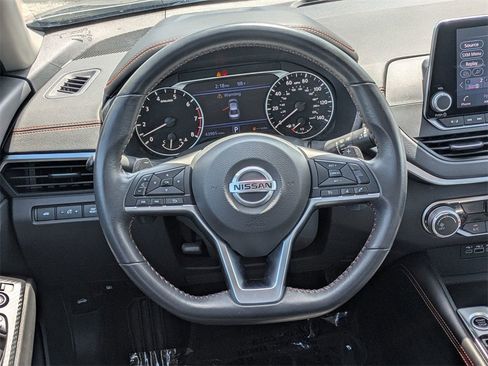 Used 2022 Nissan Altima 2.5 SR image 13