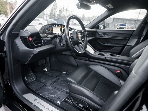 Used 2021 Porsche Taycan 4S image 16