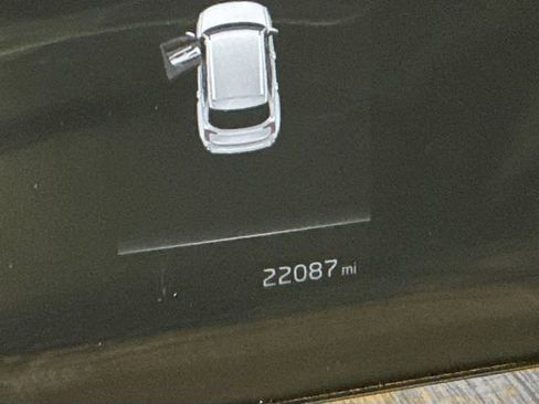 Used 2024 Kia Telluride EX w/ EX Captain's Chair Package image 16