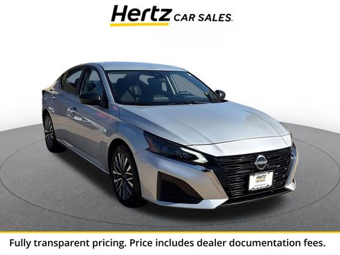 Used 2025 Nissan Altima 2.5 SV FWD image 1