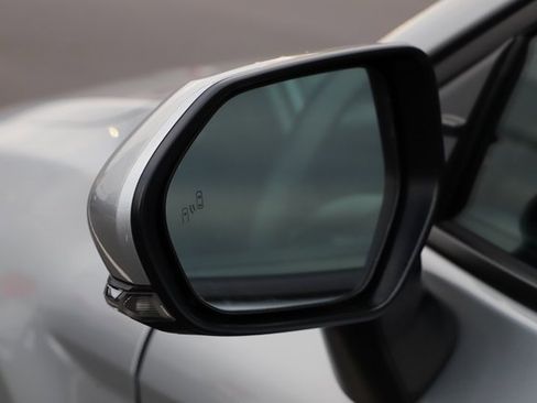 Used 2025 Toyota Camry LE image 9